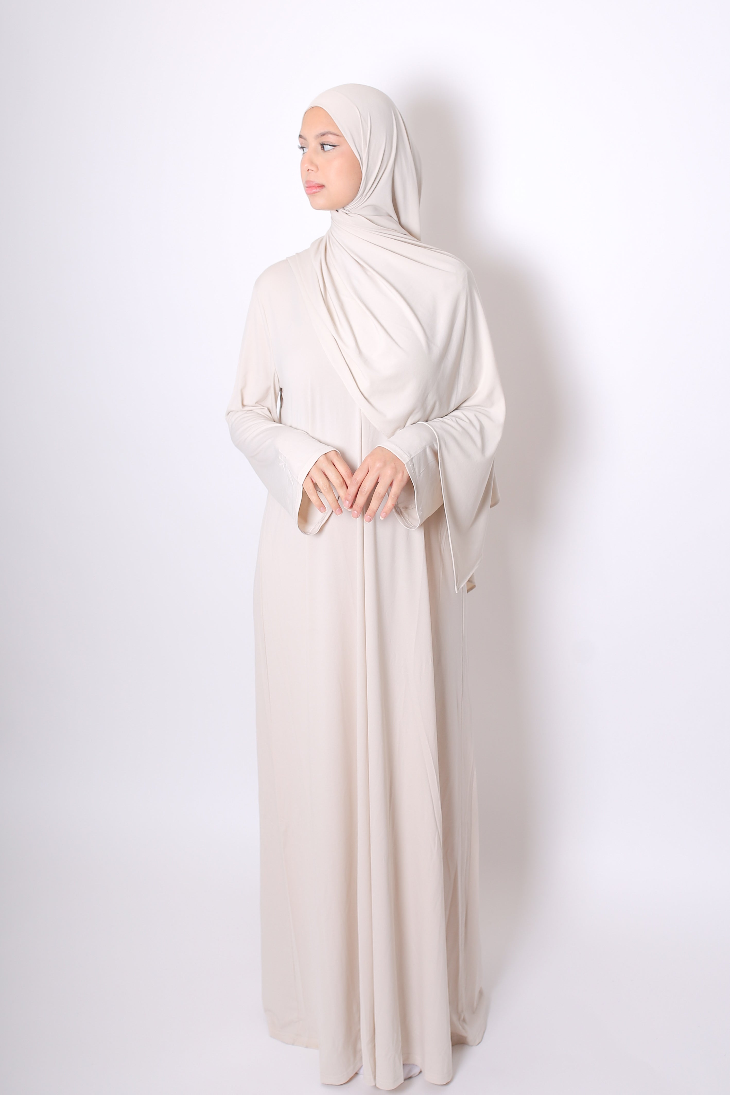 Zipped Abaya